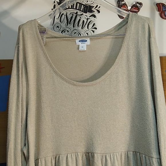 Women's Old Navy Maternity Shirt - Picture 2 of 7